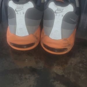 Men's sneakers